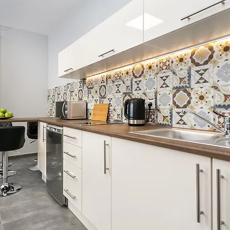 Luxury By Center Square